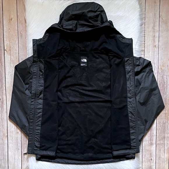 The North Face Women’s Hydrenaline Black Rain Jacket - Picture 4 of 9